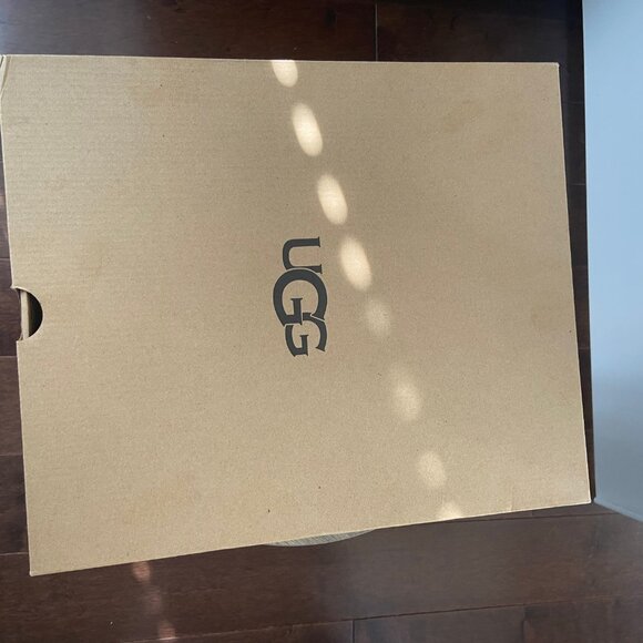 UGG Classic Short II in Grey / Size 9 / #1016233 / Gently Used - Picture 7 of 10